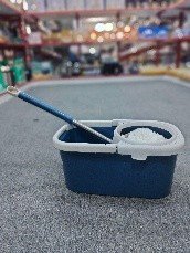 جردل وممسحه الوان ابيض * كحلي مستطيله